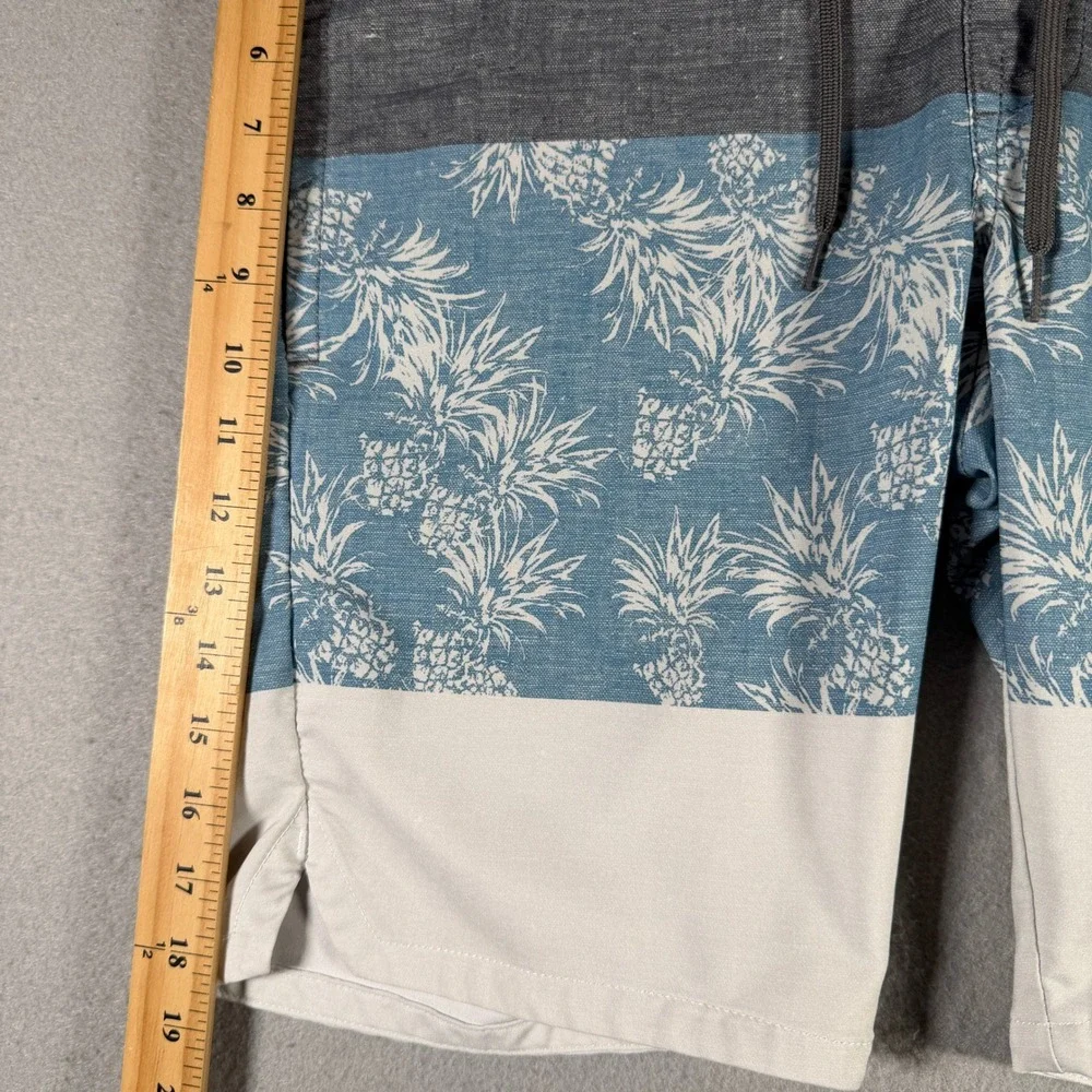 TravisMathew Mens Pineapple Board Shorts Grey Blue White Size 32 9in Inseam